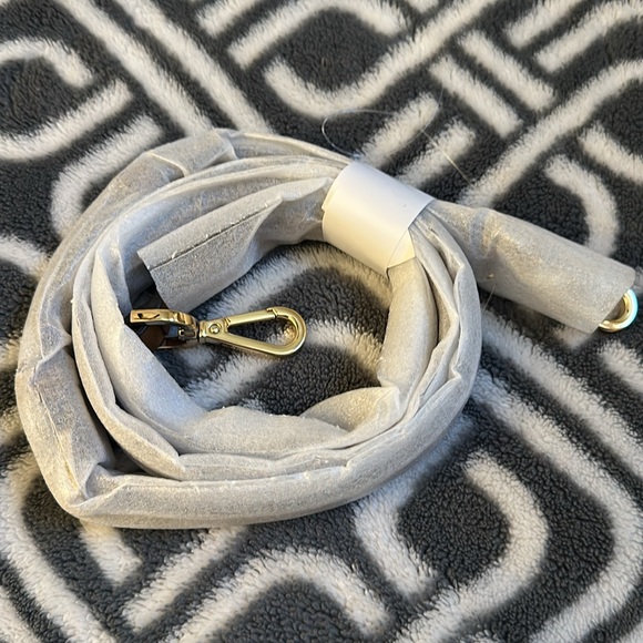 Michael Kors Womens Bag - Picture 2 of 10